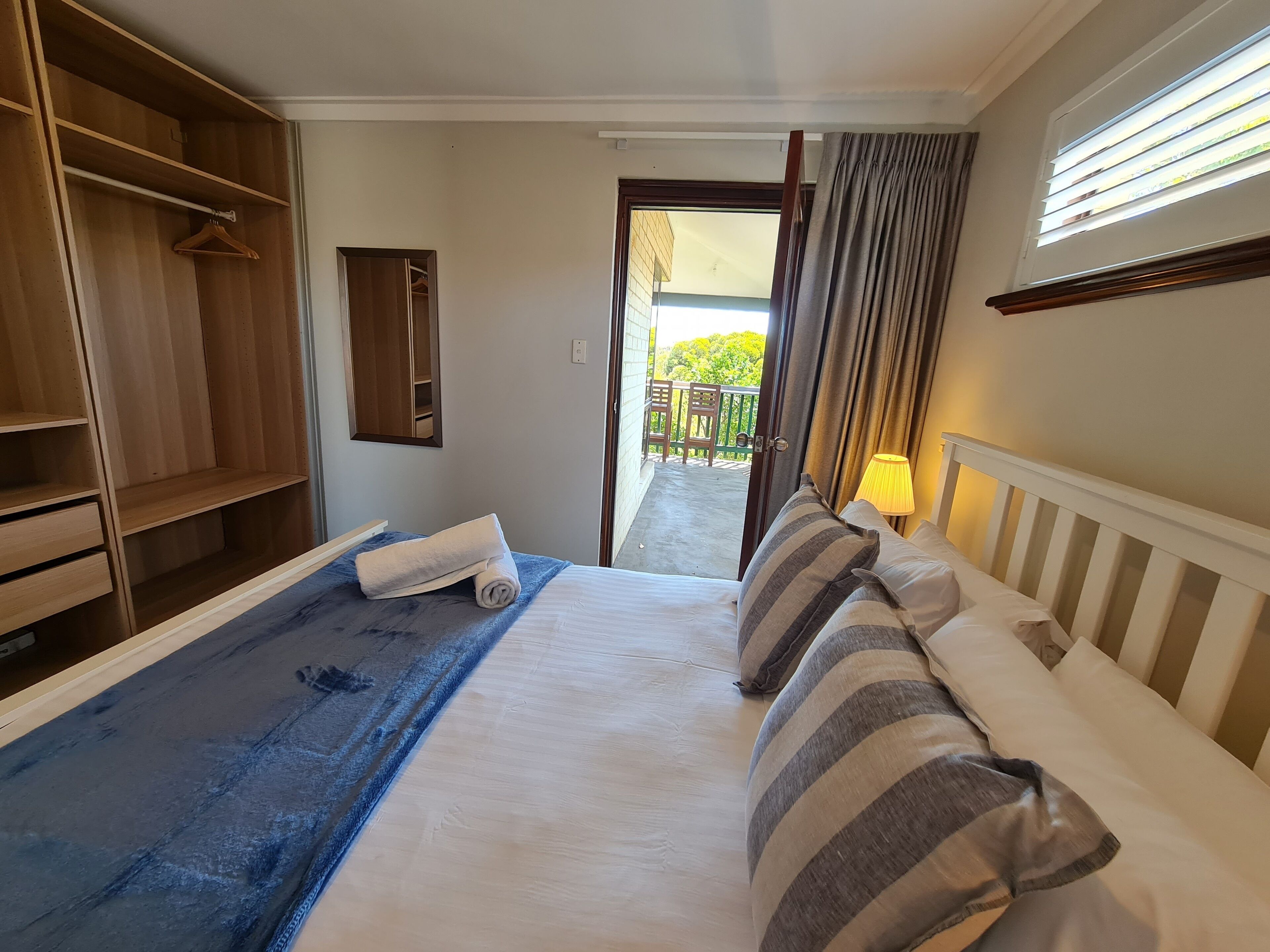 SUMMER BREEZE - Holiday and Business Accommodation