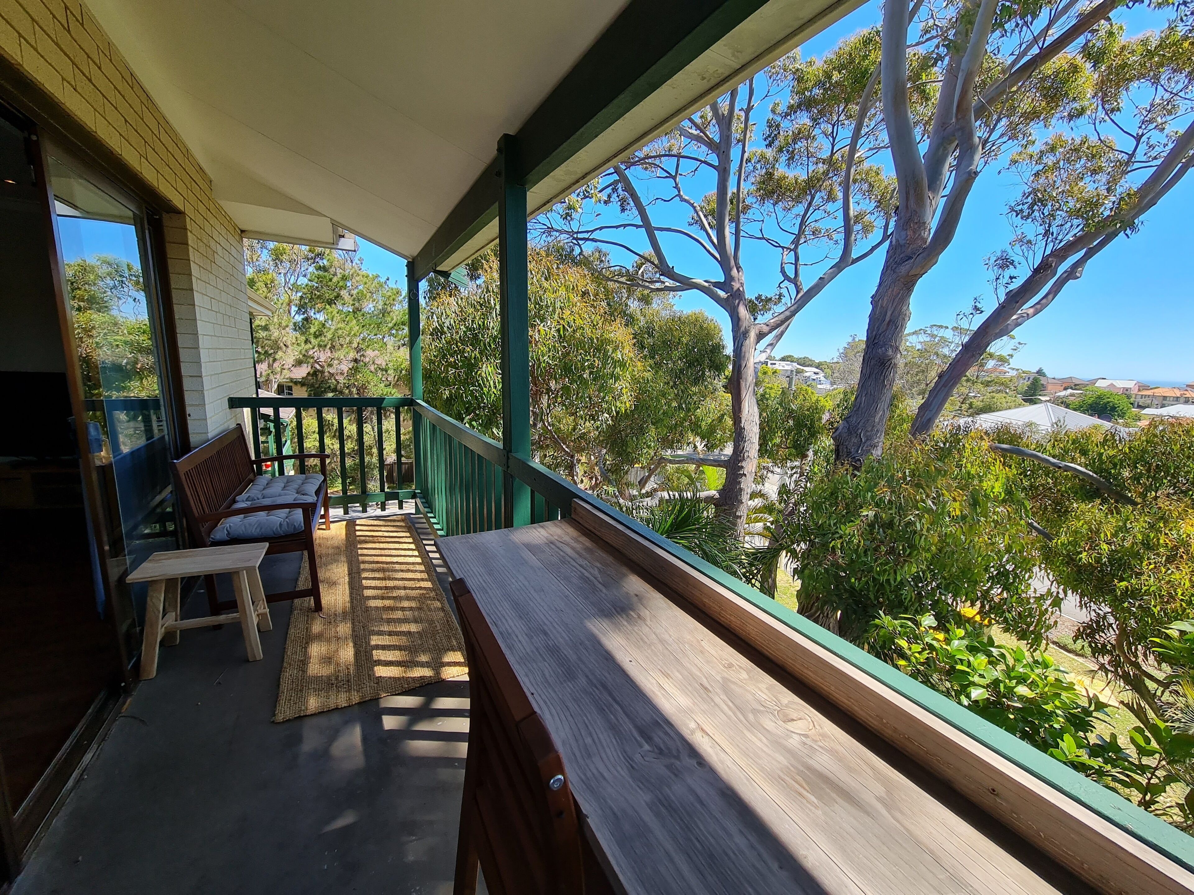 SUMMER BREEZE - Holiday and Business Accommodation