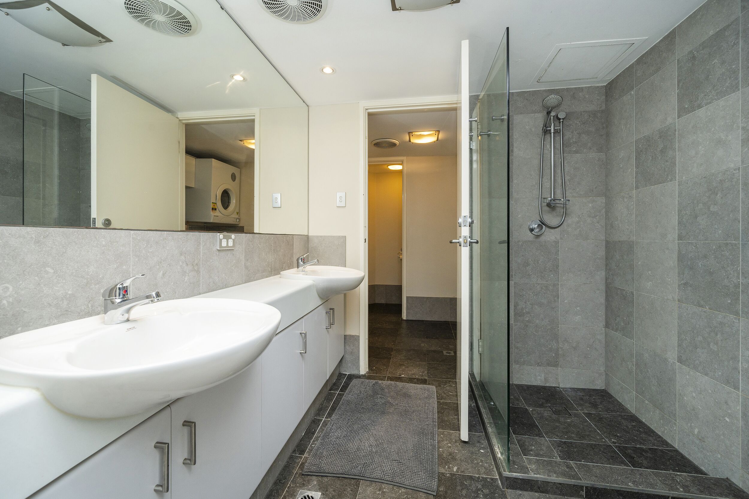 Sandcastles at the Beach - Outstanding Location