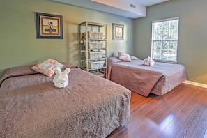 2 bedrooms, iron/ironing board, internet, bed sheets