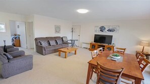 TV - North Terrace 9 (Merimbula)