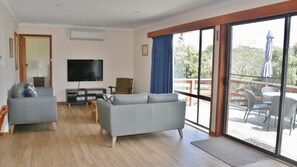 TV - 9  Culgoa Crescent, Pambula Beach (Pambula Beach)