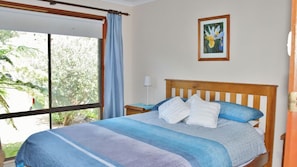 3 Schlafzimmer, Bügeleisen/Bügelbrett