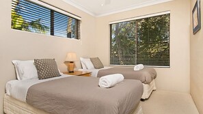 3 bedrooms, WiFi, bed sheets