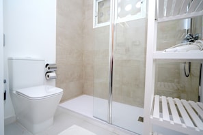 Shower, eco-friendly toiletries, hair dryer, towels