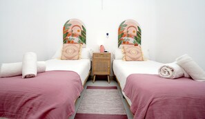 3 bedrooms, desk, iron/ironing board, travel crib