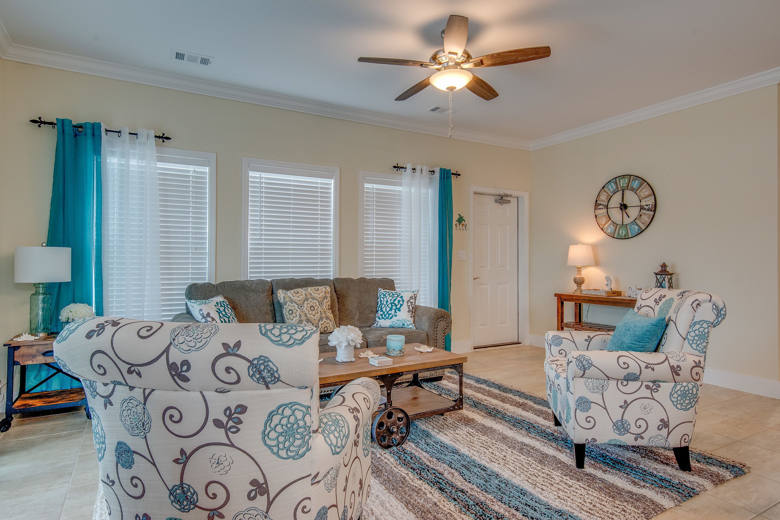 Hus - 4 soveværelser - privat pool (3 Bathrooms - The Reel World) | Opholdsområde