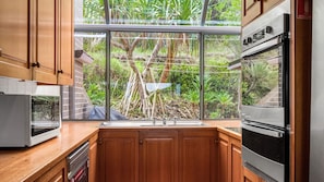Refrigerador, microondas, horno y lavavajillas 