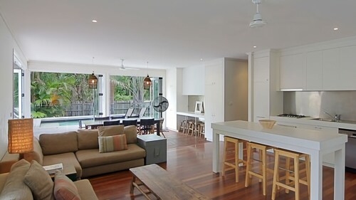 Lantana Beach House - 77 Butler Street