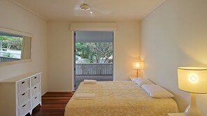 4 bedrooms, WiFi, bed sheets