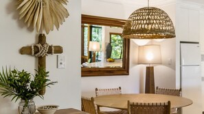 Dining - Byron Bay Accom - Koranba 2 - 66 Lawson Street (Byron Bay)