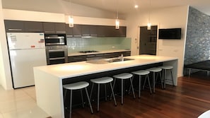 Frigorifero, microonde, forno, lavastoviglie