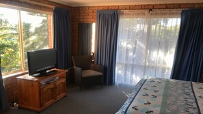 2 bedrooms, iron/ironing board