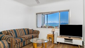 Smart TV - Wategos House - 13 Brownell Drive, Wategos (Byron)