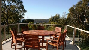 تناول الطعام بالخارج