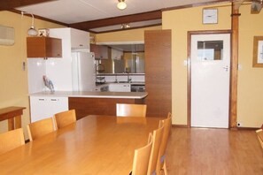 Dining - Gabbadah Beach House (Guilderton)