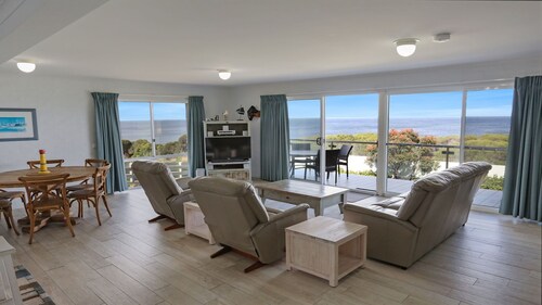 Quarterdeck Unit 3, Playa Tura