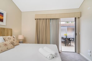 2 bedrooms, iron/ironing board, free WiFi