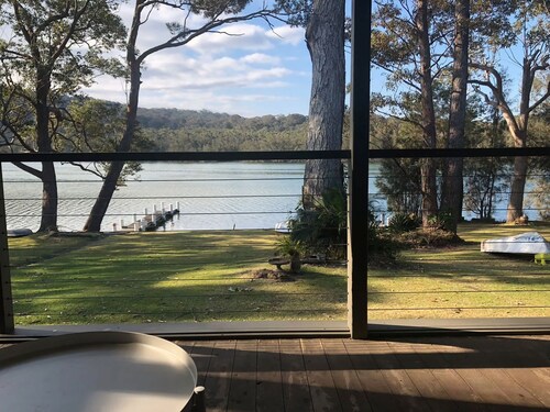 LAKES EDGE @ LAKE CONJOLA
