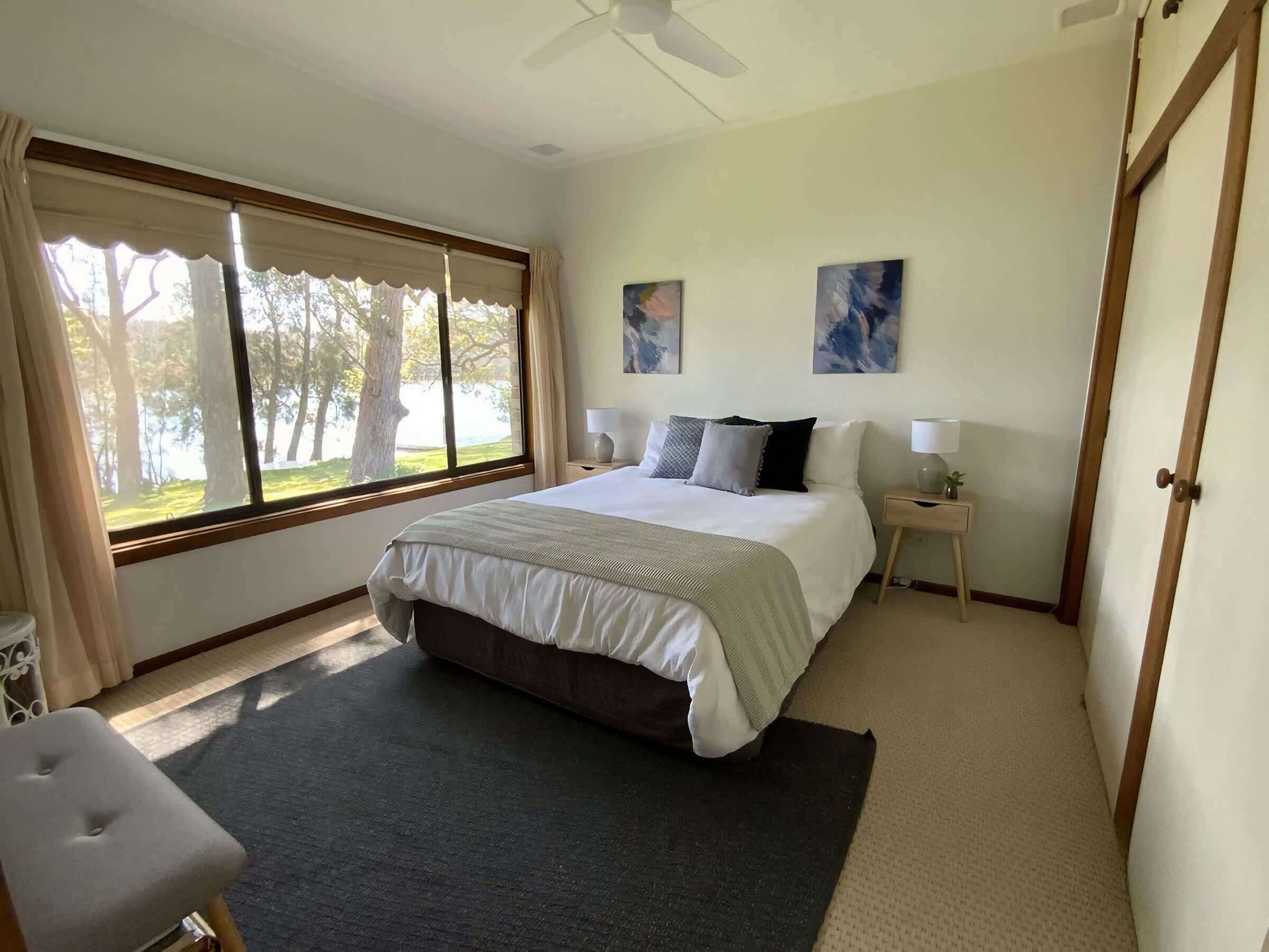 3 chambres, fer et planche à repasser