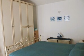 3 chambres, fer et planche à repasser, accès au Wi-Fi (inclus)