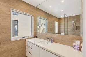 Shower, towels - Bula Vista (Merimbula)