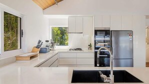 茶具/咖啡用具、冰箱、微波炉、烤箱