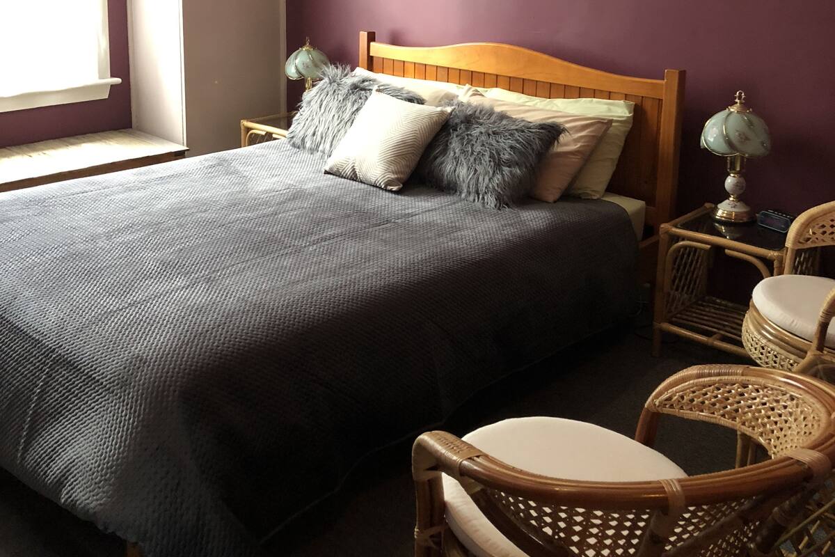 Chambre avec lits jumeaux | Rideaux occultants, draps fournis