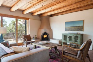 TV, fireplace, books, video library - Santa Fe Desert Adobe Retreat - Mountain Views (Santa Fe)