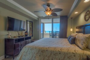 2 bedrooms, iron/ironing board, free WiFi, bed sheets - BEAUTIFULLY CUSTOMIZED AND RENOVATED WITH SPECIAL ONE OF A KIND FEATURES! 1 FRE (destin)