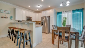 บ้านพัก, 4 ห้องนอน, สระว่ายน้ำส่วนตัว (3 Bathrooms - Bikini Bottom) | บริเวณนั่งเล่น | ทีวี