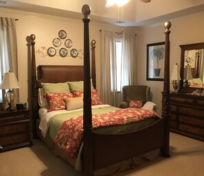 4 habitaciones, tabla de planchar con plancha, wifi y ropa de cama 