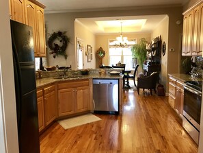 Fridge, microwave, stovetop, dishwasher