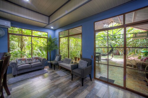 Green Paradise House