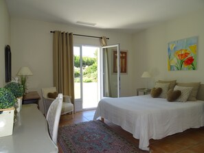 4 chambres, fer et planche Ă repasser, Wi-Fi, draps fournis