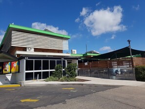 Fachada de la propiedad