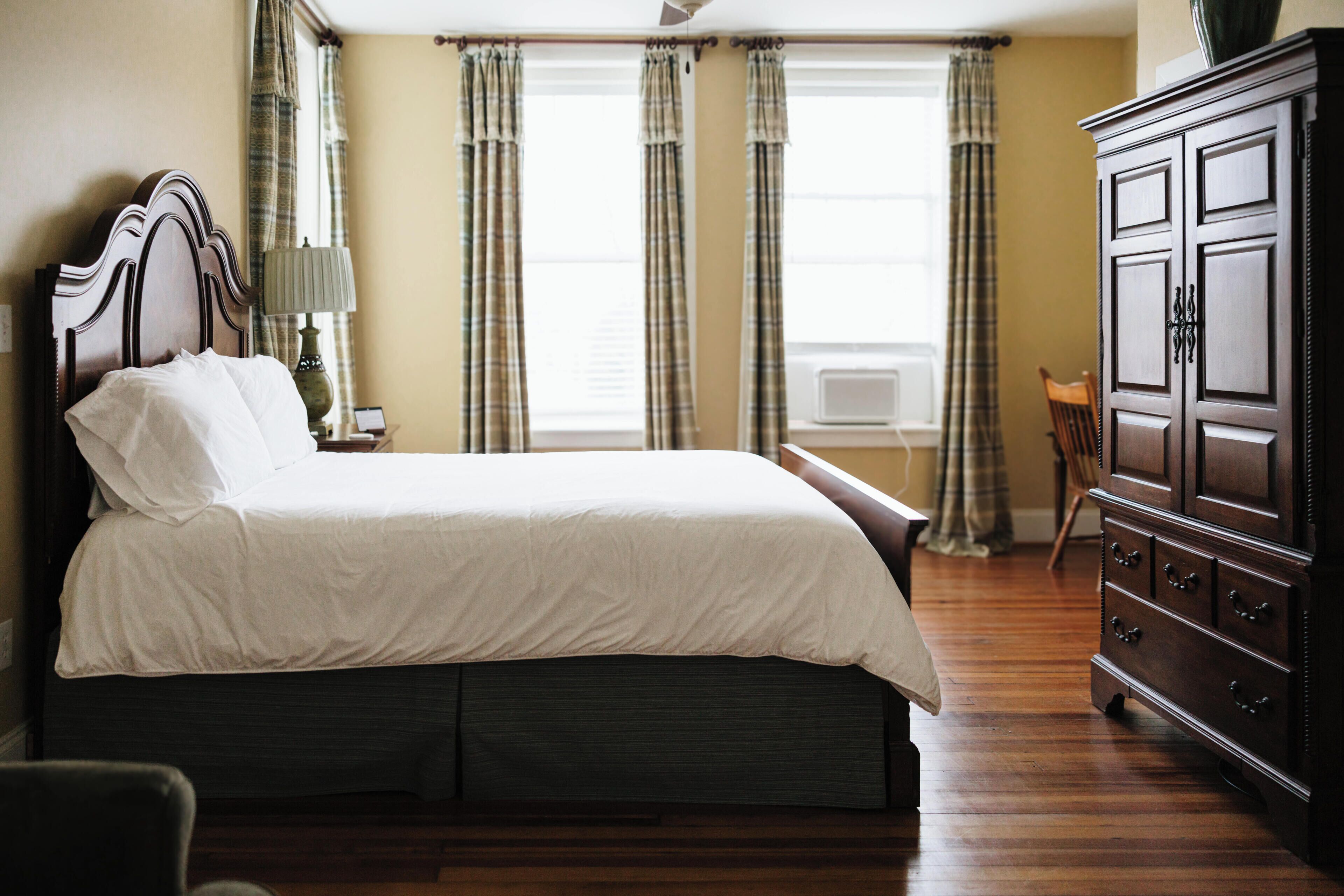 غرفة عادية - غرفة نوم واحدة - لغير المدخنين (The Hunt Room) | ملاءات من القطن المصري وأغطية فراش متميزة وألحفة محشوة بالريش