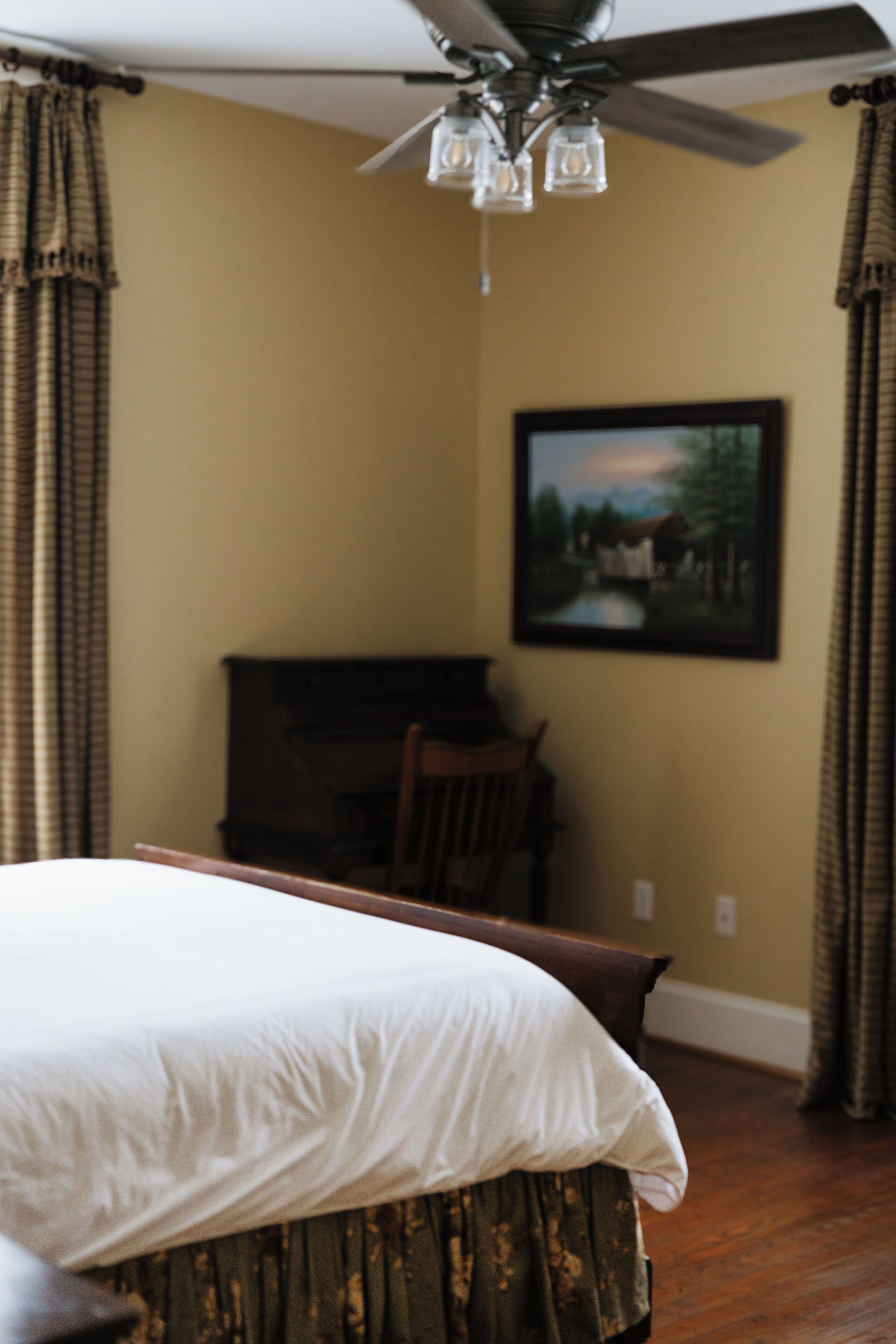 غرفة عادية - غرفة نوم واحدة - لغير المدخنين (The Carlyle Room) | ملاءات من القطن المصري وأغطية فراش متميزة وألحفة محشوة بالريش