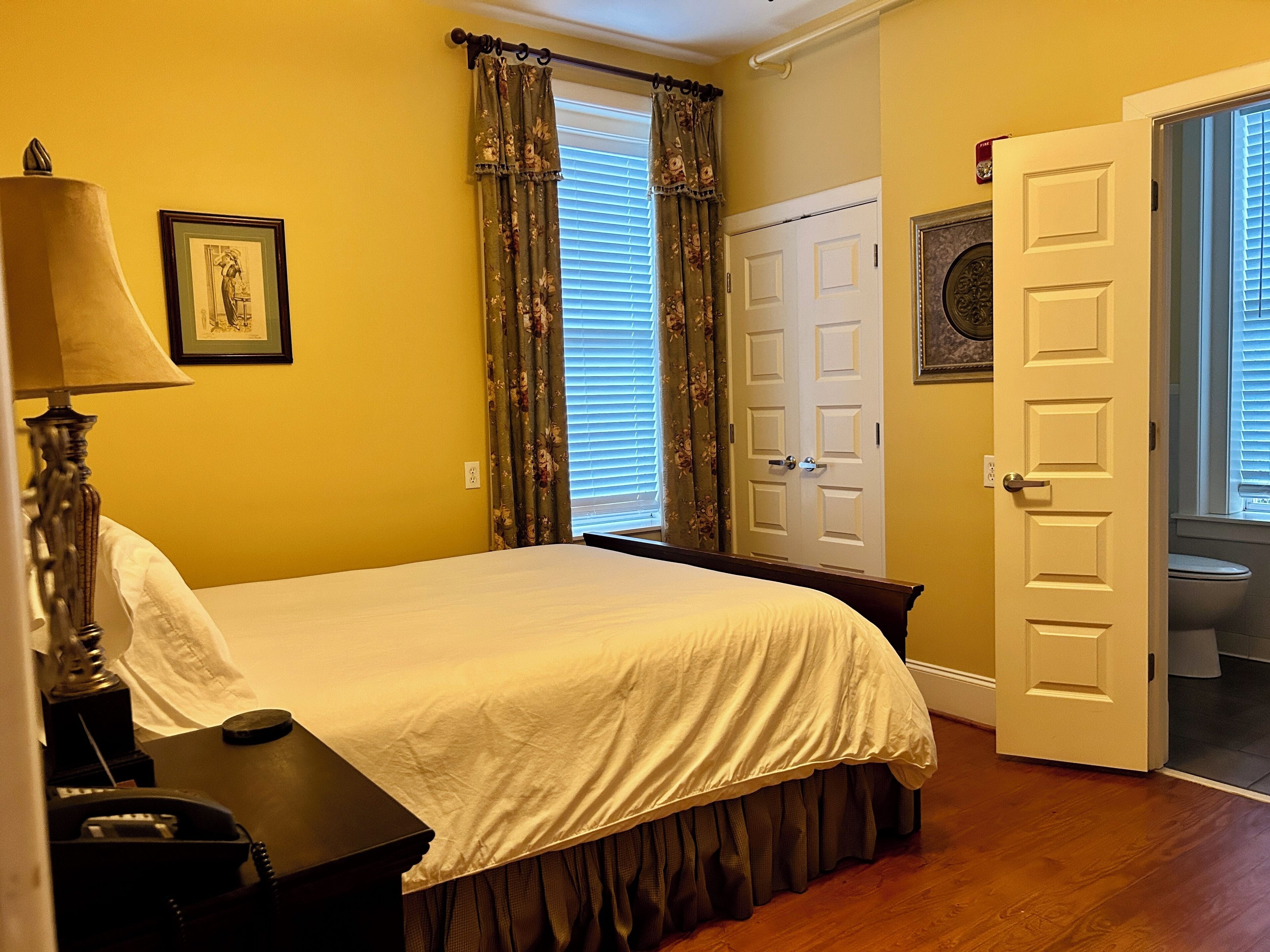 Chambre Standard, 1 chambre, accessible aux personnes à mobilité réduite (The Lyon Room) | Draps en coton égyptien, literie de qualité supérieure