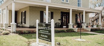 Grand Lux Inn