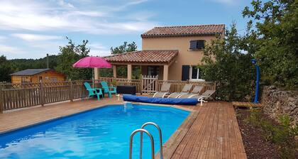INDEPENDENT HOUSE WITH SWIMMING POOL