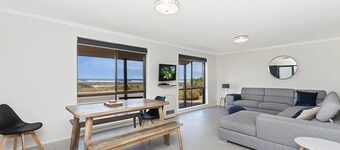Seaclusion - Beachside Luxury