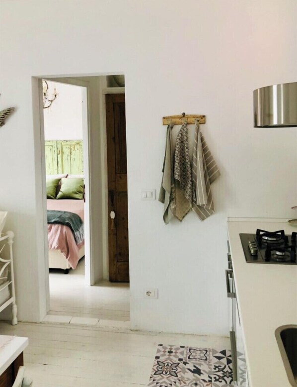 1 chambre, fer et planche à repasser, lit parapluie, Wi-Fi gratuit