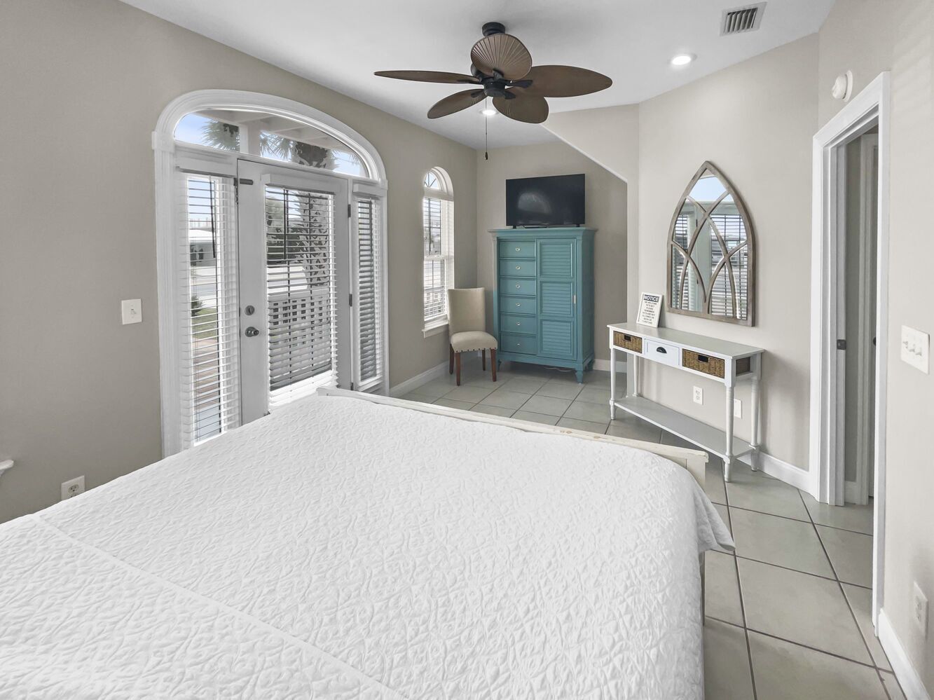 2 soverom, strykejern/-brett, wi-fi (inkludert) og sengetøy