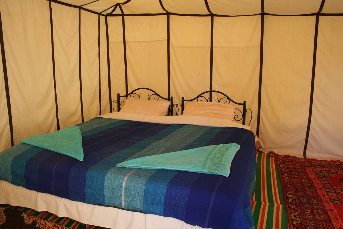 Tent, 2 eenpersoonsbedden | Uitzicht vanuit de kamer