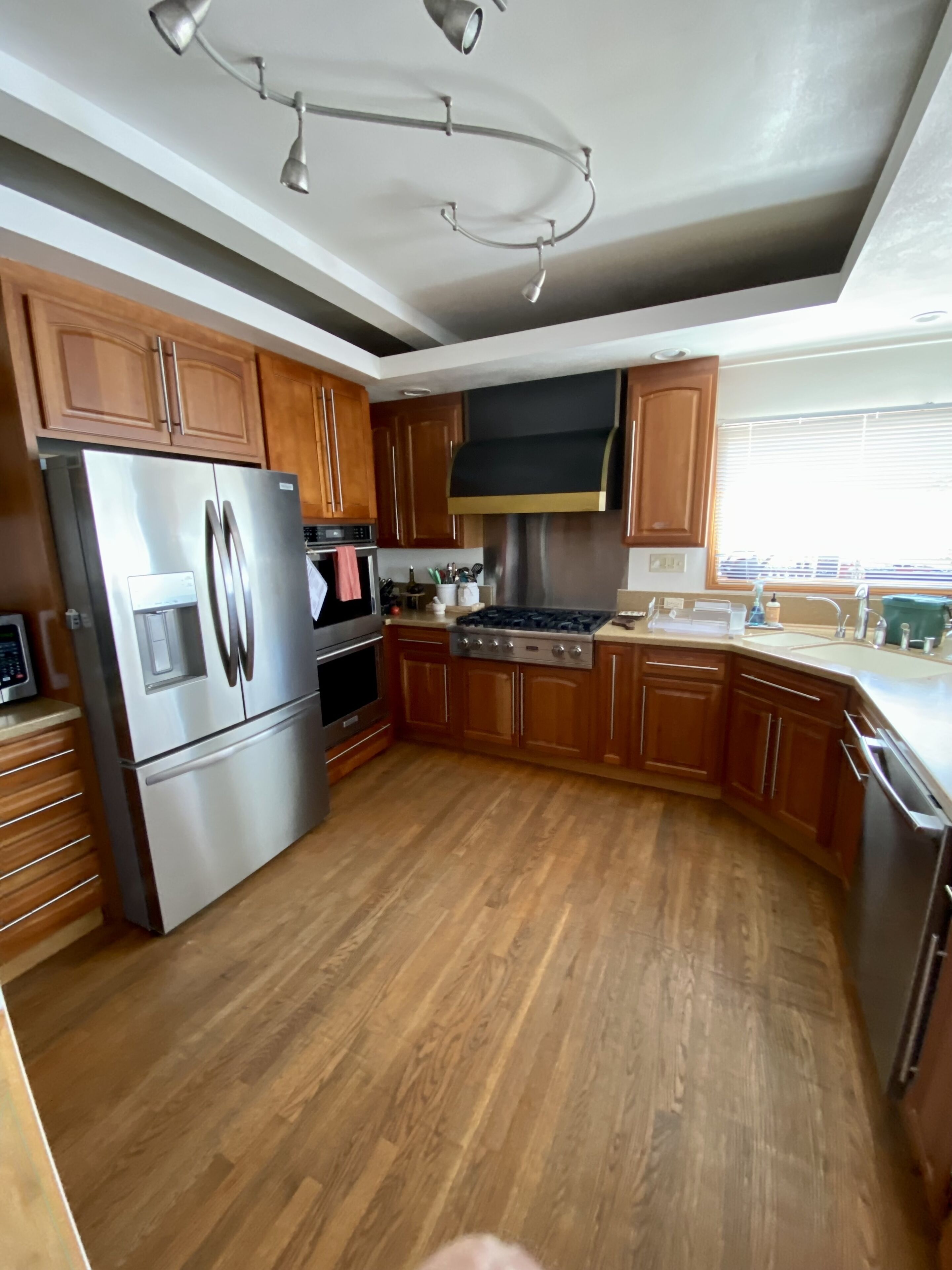  Gorgeous views, Modern Amenities. Welcome!