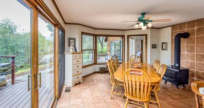 Hope's Vista - Pet Friendly, Great for Family Gatherings! Sleeps 12!