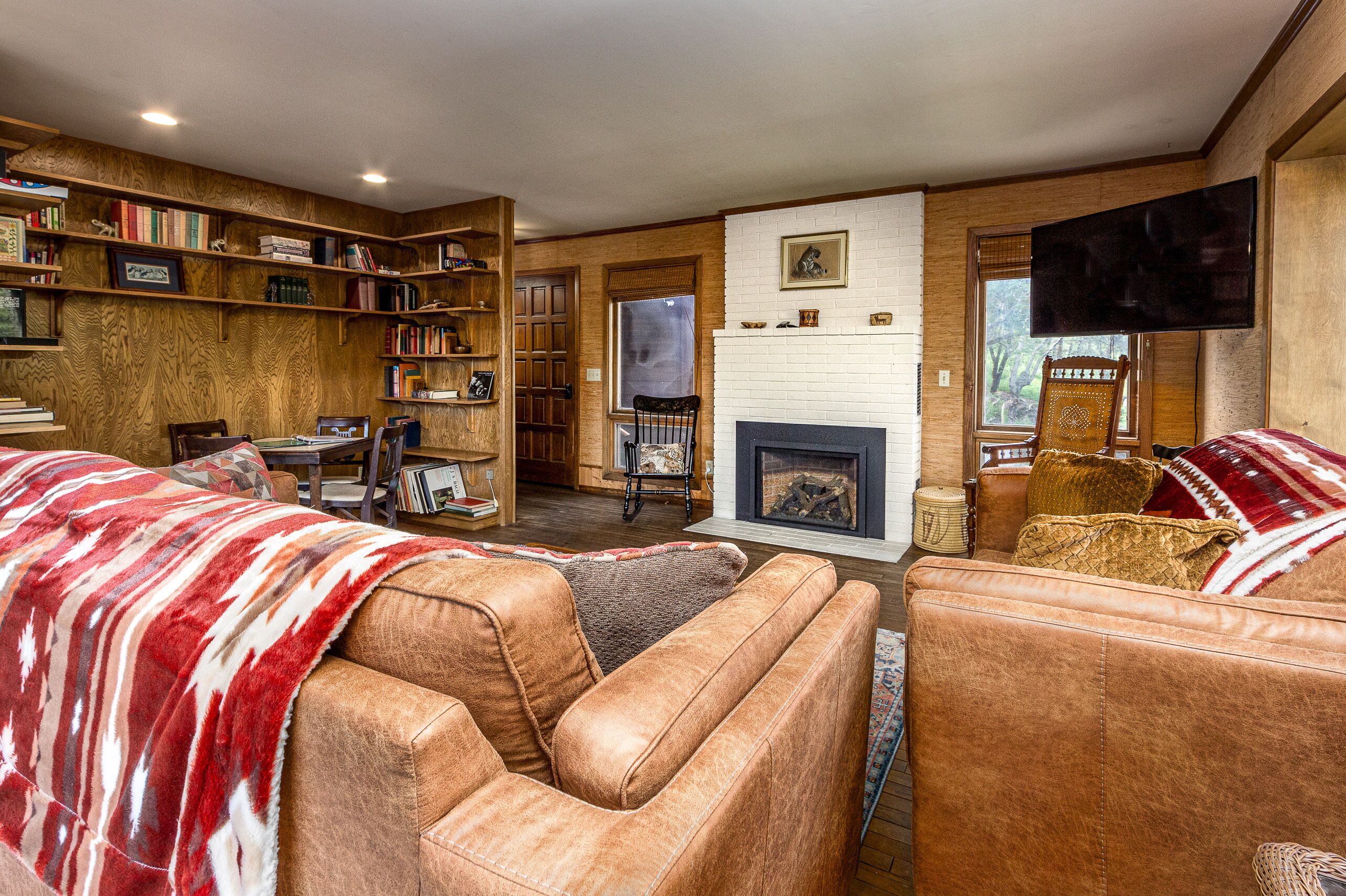 ***Hope's Vista - Pet Friendly, Great for Family Gatherings! Sleeps 12!***