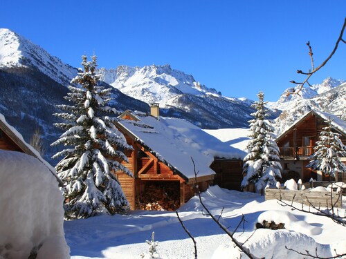 Chalet L'Elva: Hameau des Hautes Alpes Nevache Chazals