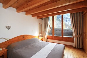 5 chambres, fer et planche à repasser, Wi-Fi